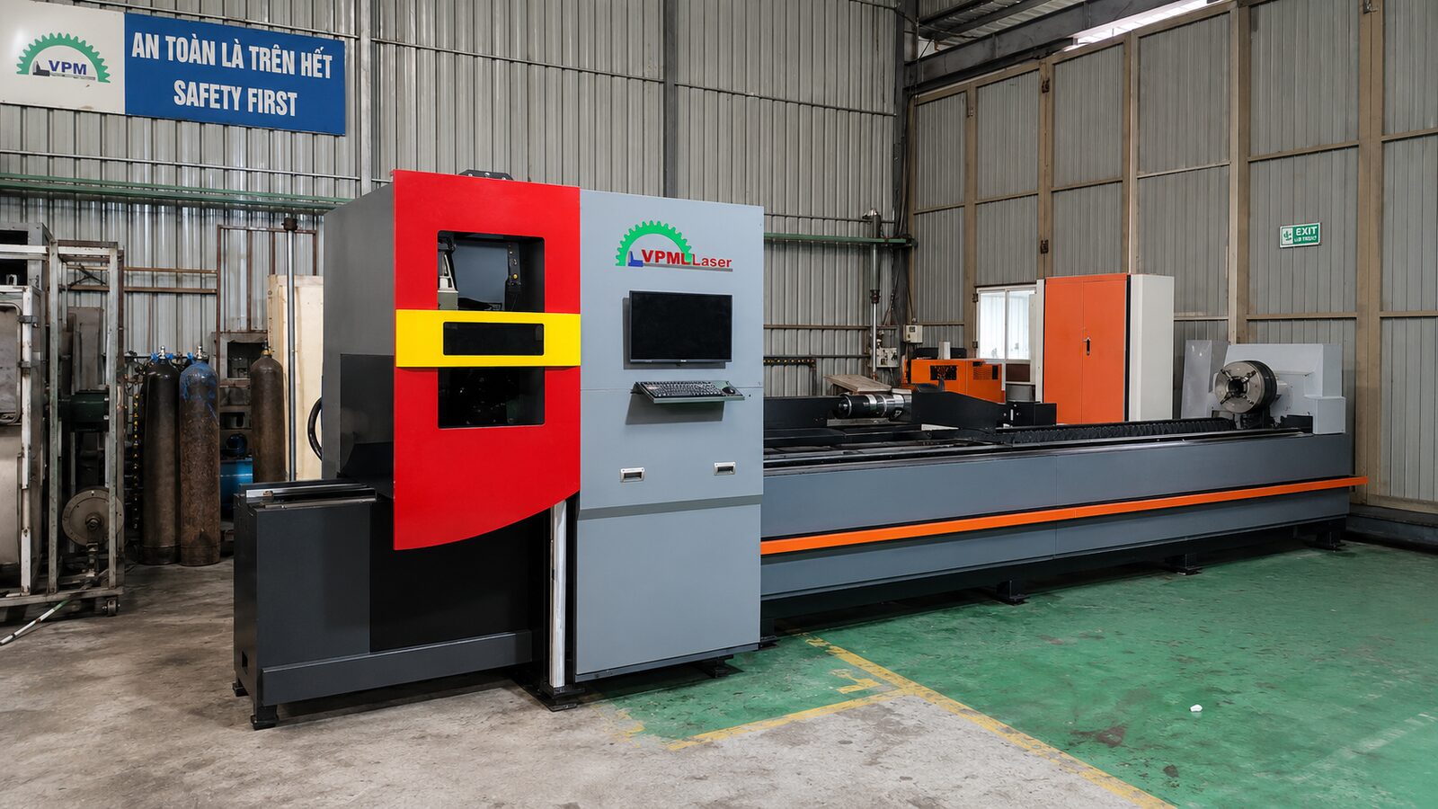 Máy cắt ống laser fiber VPM-P6012 tại xưởng VPM Laser, Đông Anh, Hà Nội
